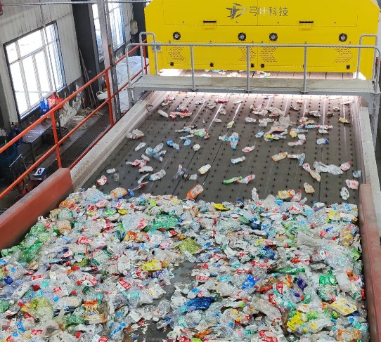 Installation de lavage de flocons de plastique