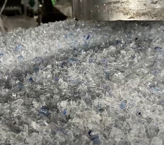 Installation de lavage de flocons de PET de grande taille de 100 tonnes/jour, doublement de capacité avec un coût de main-d'œuvre réduit de 60 %