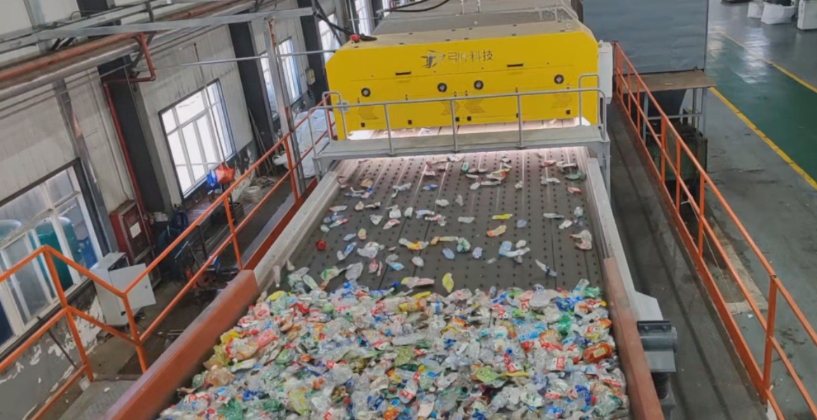 Projet de tri de bouteilles en plastique pour la ligne de lavage des flocons